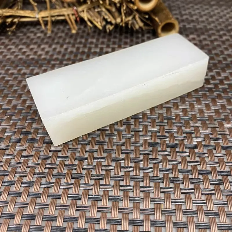 Natural Kunlun Jade Rough Nephrite Raw (137g,8.5X2.6X1.9cm)