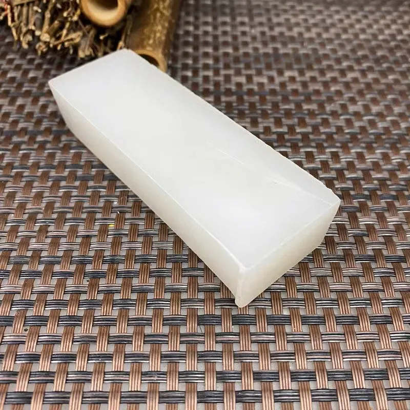 Natural Kunlun Jade Rough Nephrite Raw (137g,8.5X2.6X1.9cm)