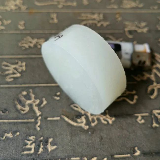 Natural Kunlun Jade Rough Nephrite Raw (139g, 5.5X5.5X2cm)