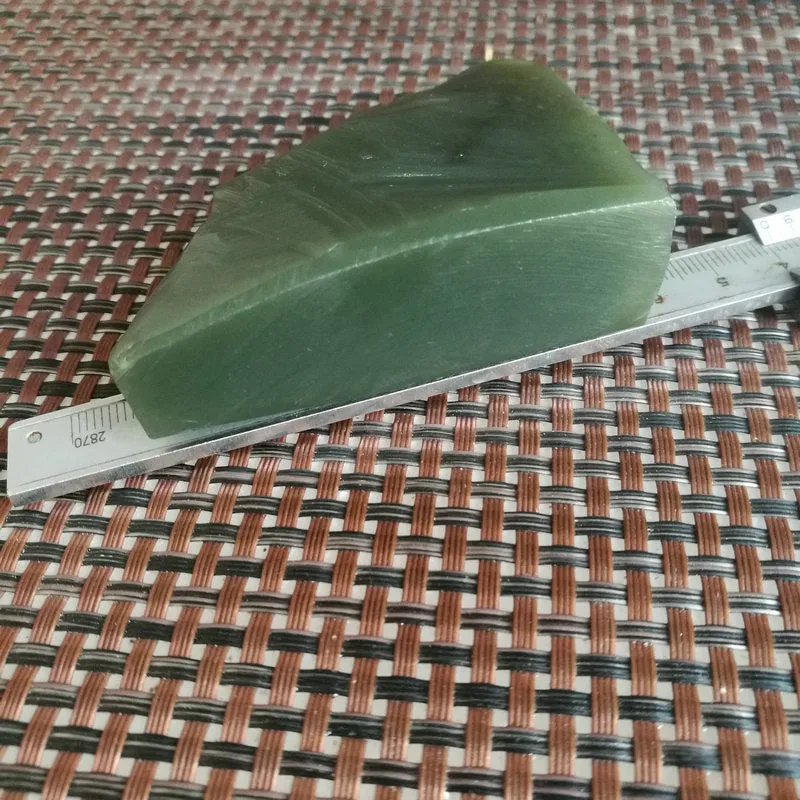 Natural Kunlun Jade Rough Nephrite Raw (158g, 6.5X6.2x2cm)