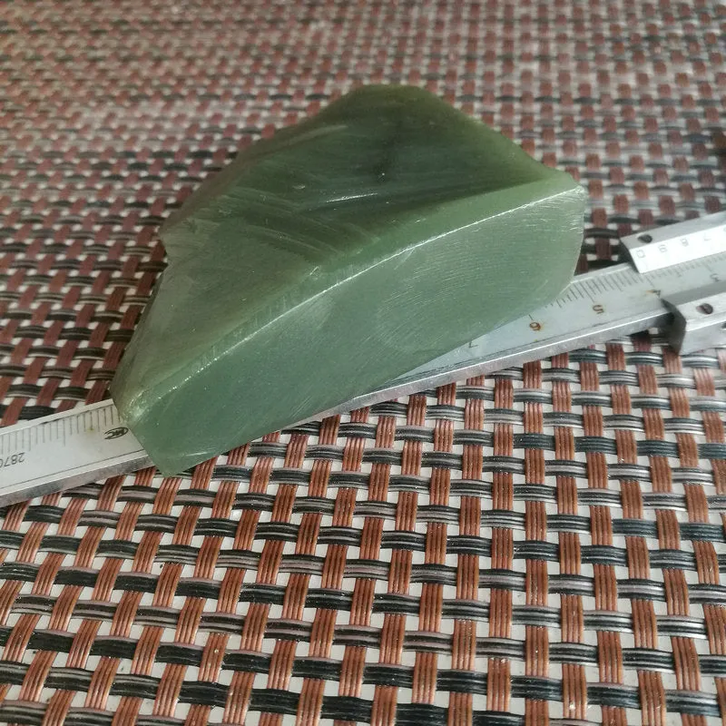 Natural Kunlun Jade Rough Nephrite Raw (158g, 6.5X6.2x2cm)