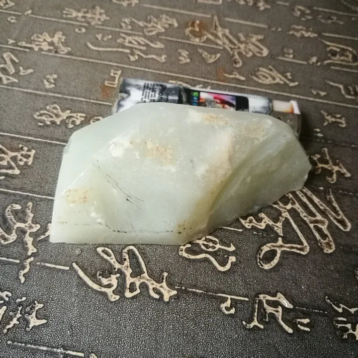 Natural Kunlun Jade Rough Nephrite Raw (177g, 9.9X3.5X3.3cm)