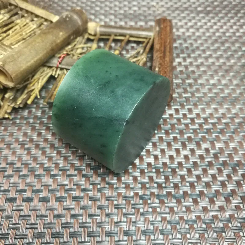 Natural Kunlun Jade Rough Nephrite Raw (205g,5X3.5cm)