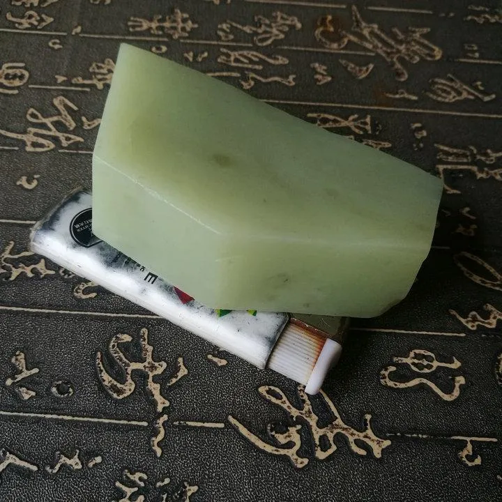 Natural Kunlun Jade Rough Nephrite Raw (282g, 9.5X5X2.5cm)