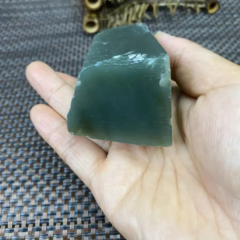 Natural Kunlun Jade Rough Nephrite Raw (282g,8.1X3.7X3.4cm)