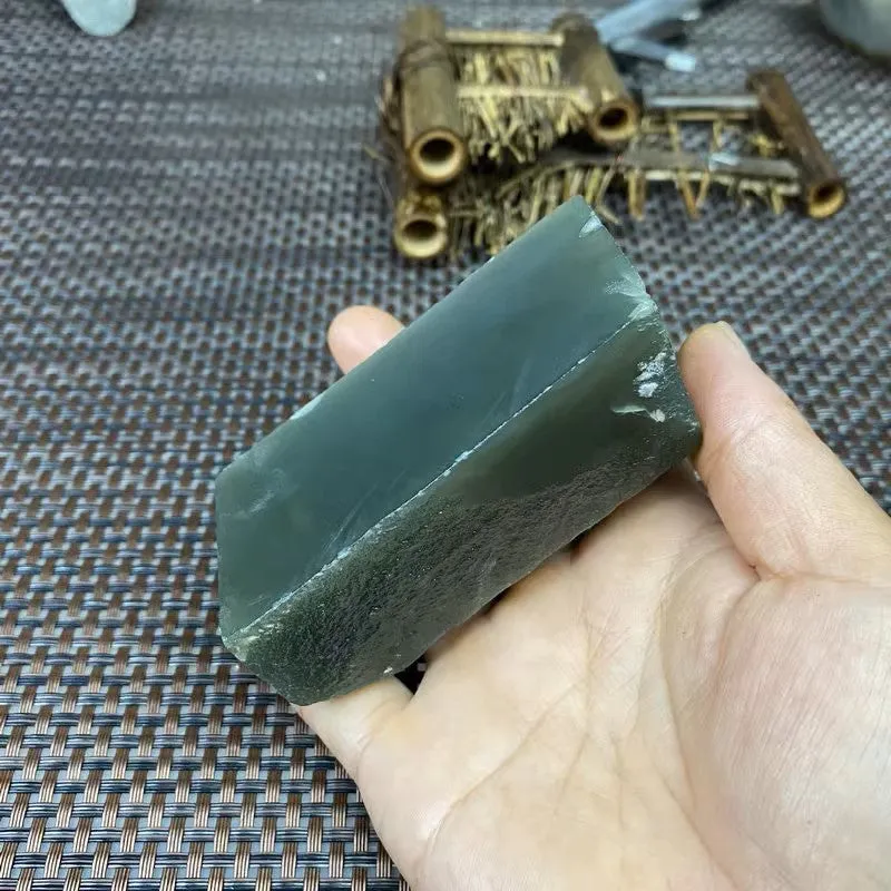 Natural Kunlun Jade Rough Nephrite Raw (282g,8.1X3.7X3.4cm)