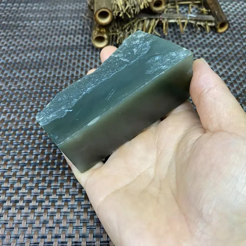 Natural Kunlun Jade Rough Nephrite Raw (282g,8.1X3.7X3.4cm)