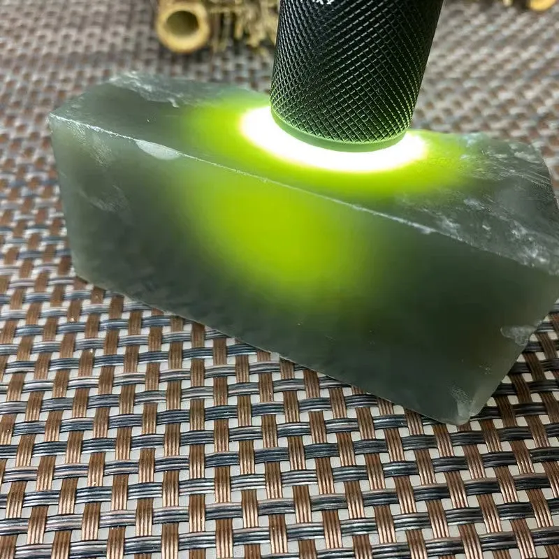 Natural Kunlun Jade Rough Nephrite Raw (282g,8.1X3.7X3.4cm)