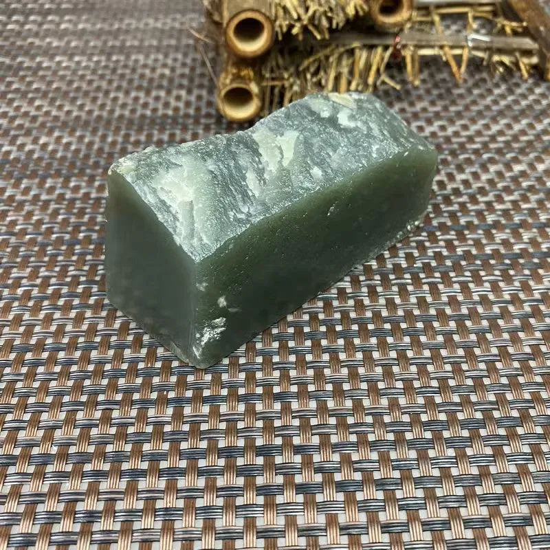 Natural Kunlun Jade Rough Nephrite Raw (282g,8.1X3.7X3.4cm)