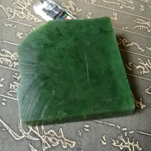 Natural Kunlun Jade Rough Nephrite Raw (297g, 9X8.5X1.5cm)