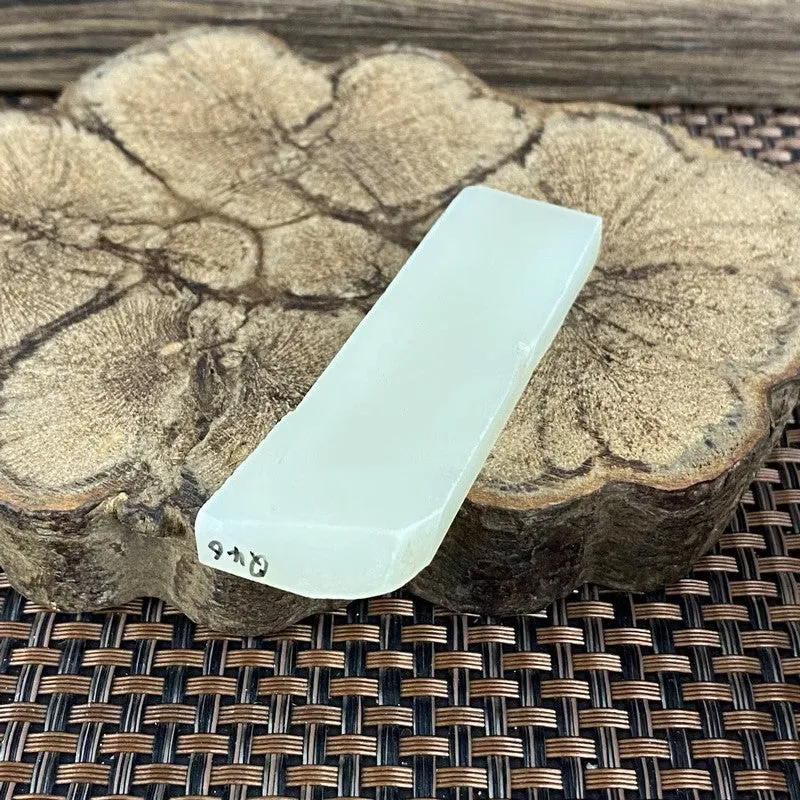 Natural Kunlun Jade Rough Nephrite Raw (32g,7.2X2X0.7cm)