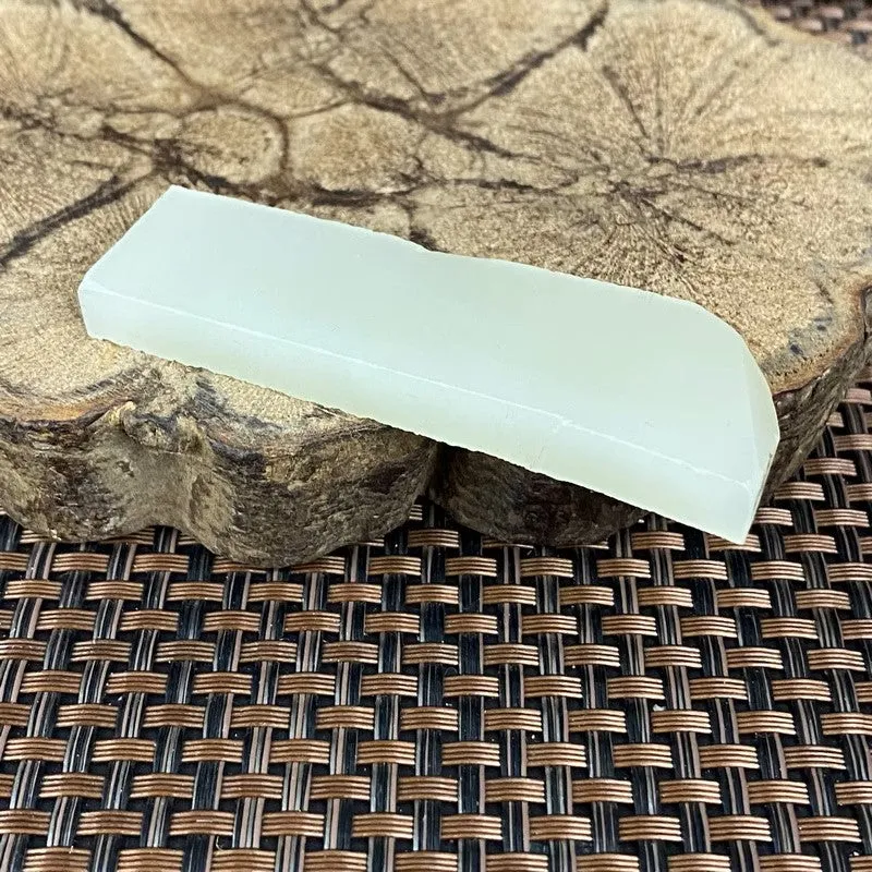 Natural Kunlun Jade Rough Nephrite Raw (32g,7.2X2X0.7cm)