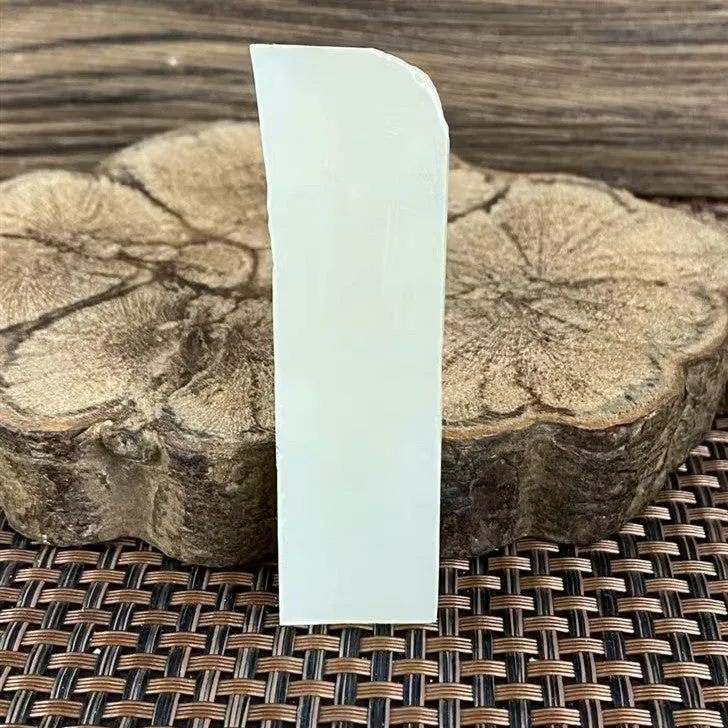 Natural Kunlun Jade Rough Nephrite Raw (32g,7.2X2X0.7cm)