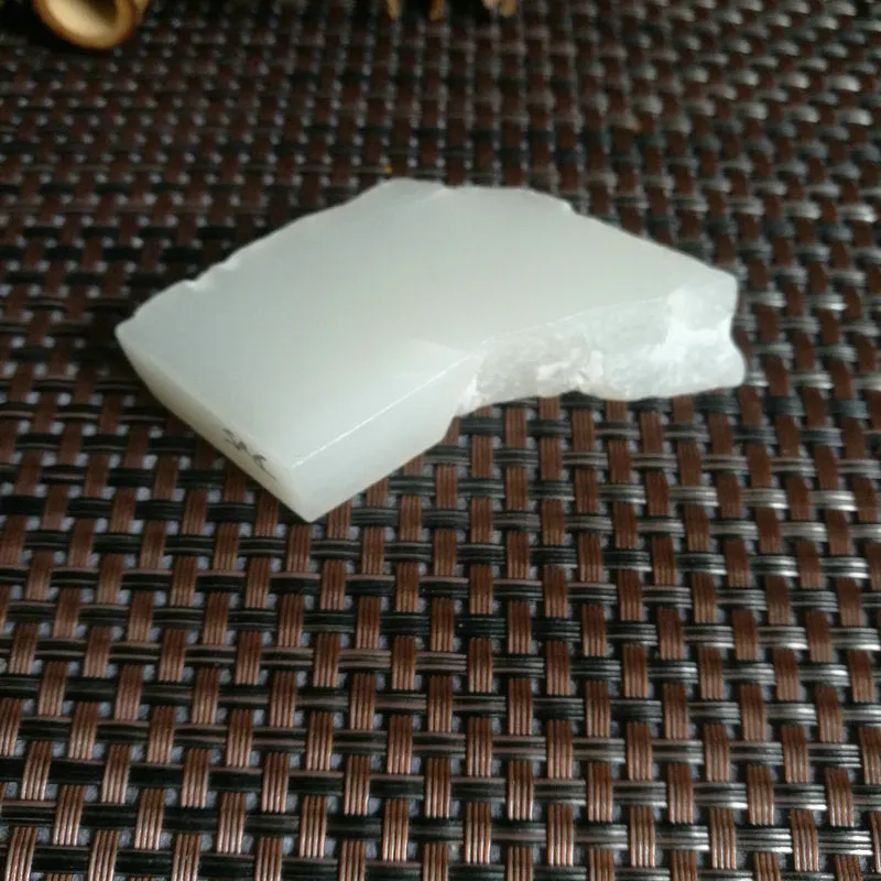 Natural Kunlun Jade Rough Nephrite Raw (49g,5X2.6X1.2cm)