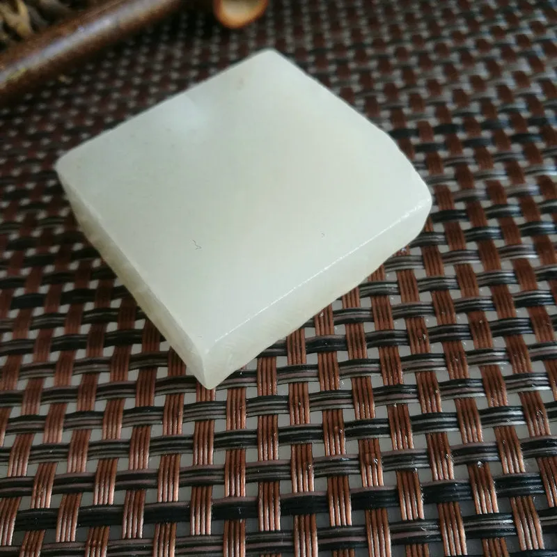Natural Kunlun Jade Rough Nephrite Raw (58g, 4X4X0.9cm)