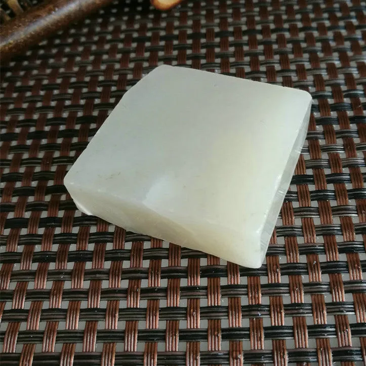 Natural Kunlun Jade Rough Nephrite Raw (58g, 4X4X0.9cm)