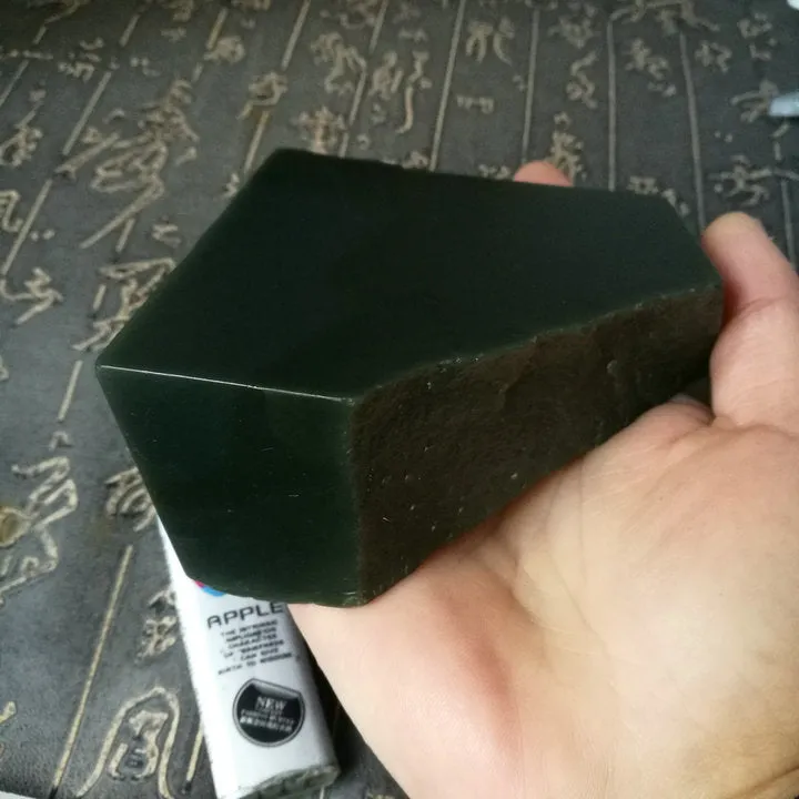 Natural Kunlun Jade Rough Nephrite Raw (645g, 10X10X4cm)