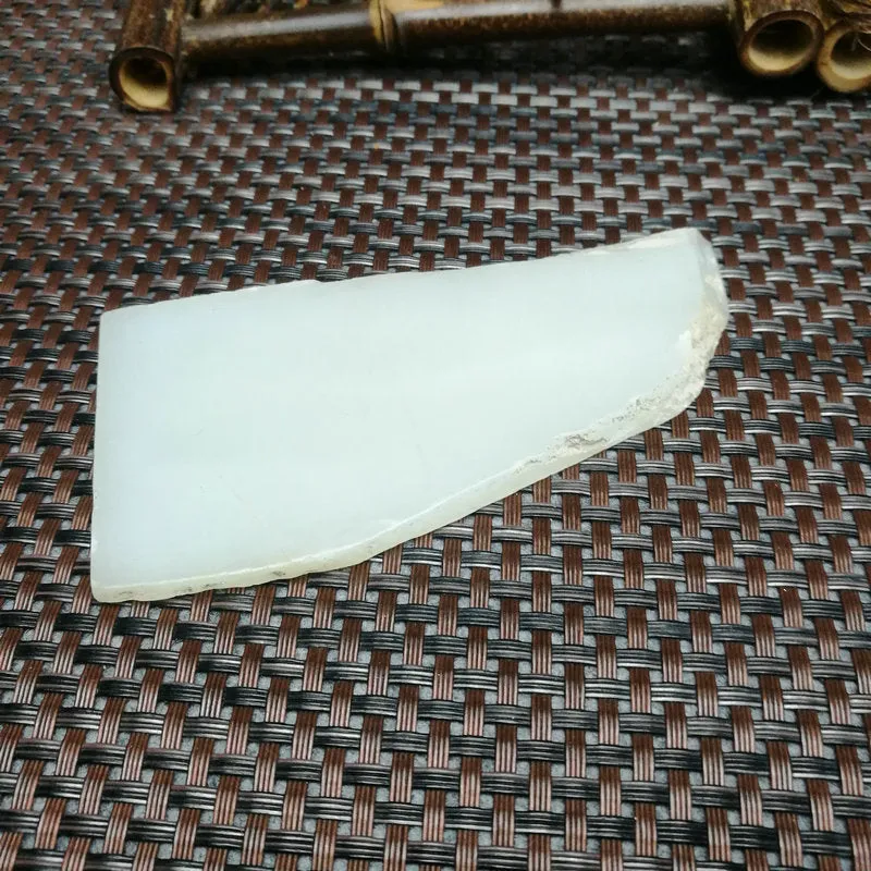 Natural Kunlun Jade Rough Nephrite Raw (69g,10.5X5X0.5cm)