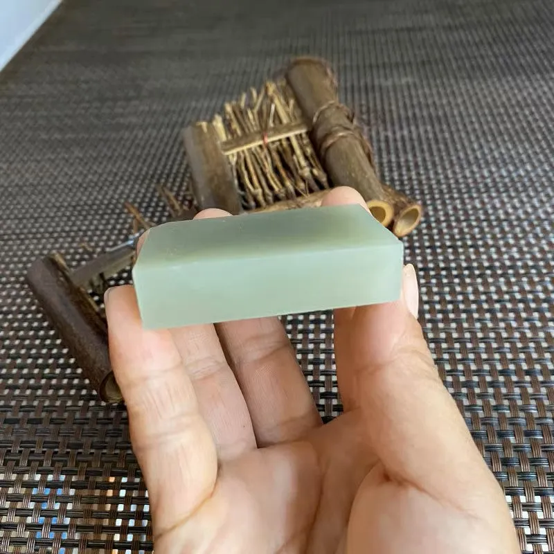 Natural Kunlun Jade Rough Nephrite Raw (78g,5.4X3.7X1.3cm)