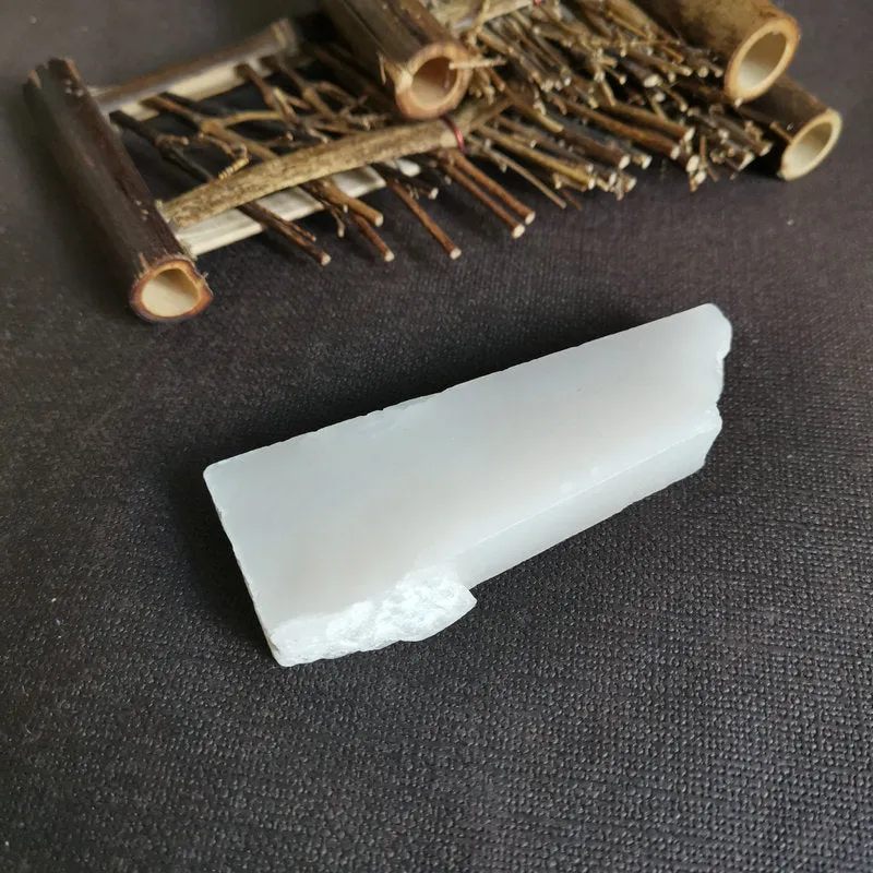 Natural Kunlun Jade Rough Nephrite Raw (78g,8.7X3X2.4cm)