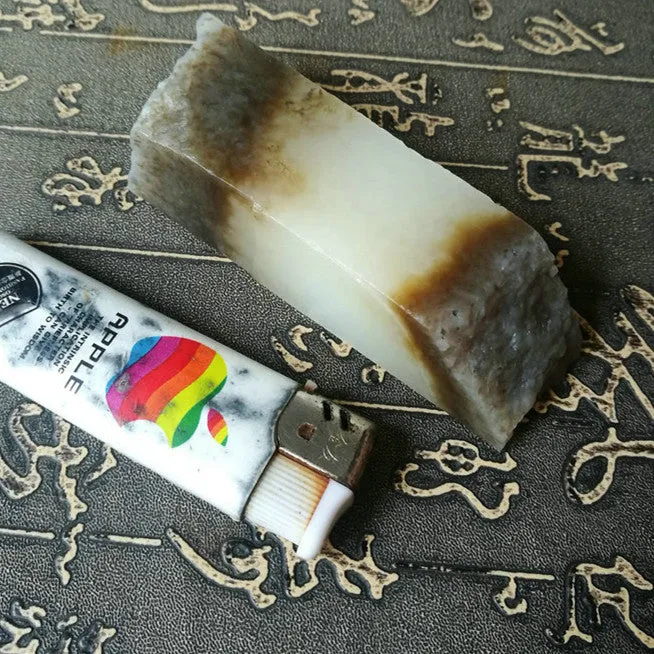 Natural Siberian Jade Rough Nephrite Raw (133g, 9X2.7X2.1cm)
