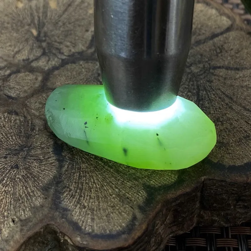 Natural Siberian Jade Rough Nephrite Raw (24g, 4.5X2.3X1.3cm)