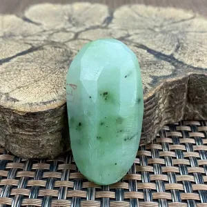 Natural Siberian Jade Rough Nephrite Raw (24g, 4.5X2.3X1.3cm)
