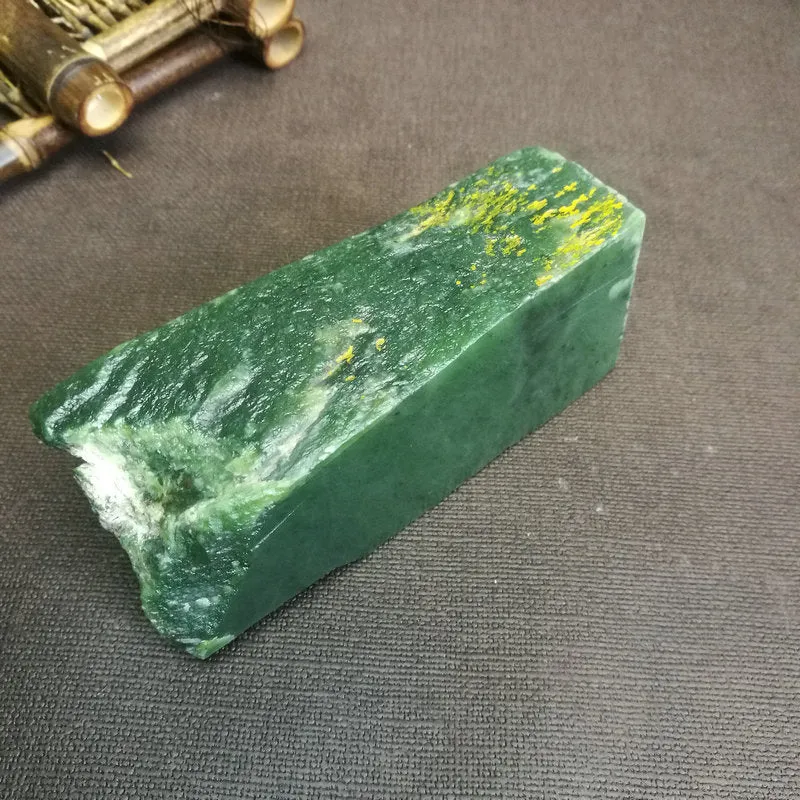 Natural Siberian Jade Rough Nephrite Raw (396g, 10.5x4.5x3.8cm)