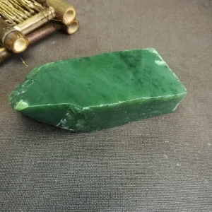 Natural Siberian Jade Rough Nephrite Raw (396g, 10.5x4.5x3.8cm)