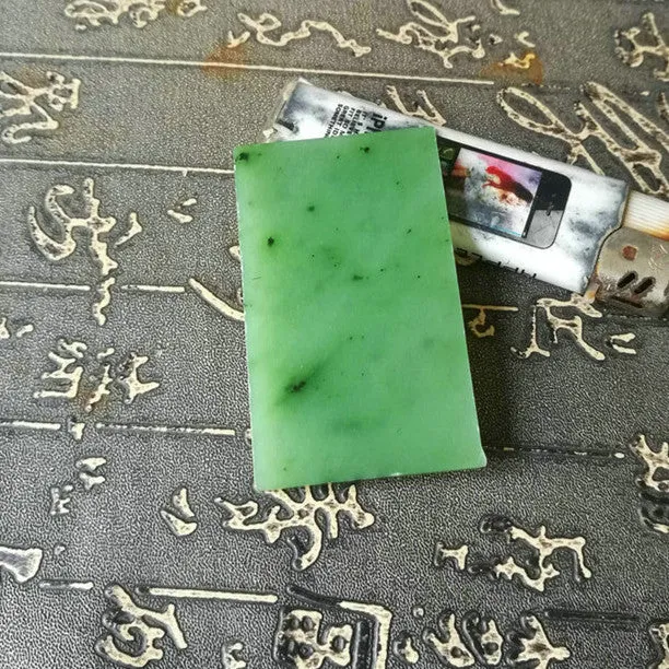 Natural Siberian Jade Rough Nephrite Raw (41g, 6X3.8X0.6cm)