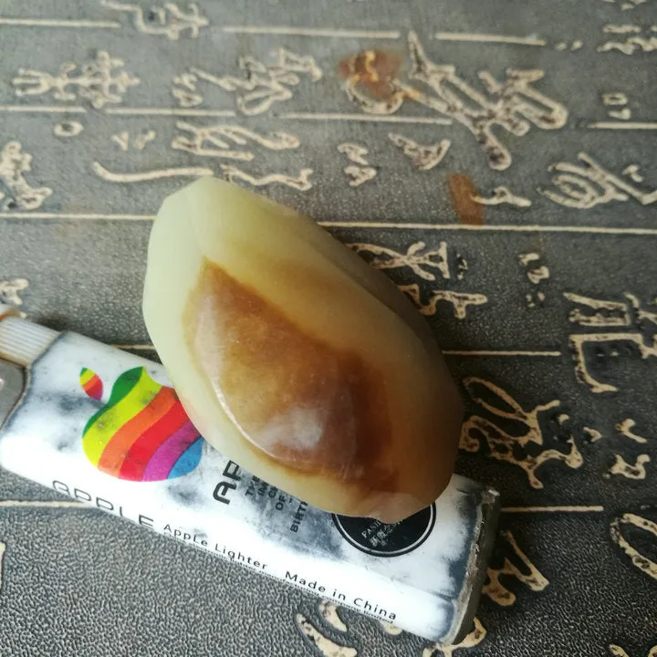 Natural Siberian Jade Rough Nephrite Raw (96g, 6.2X4.2cm)