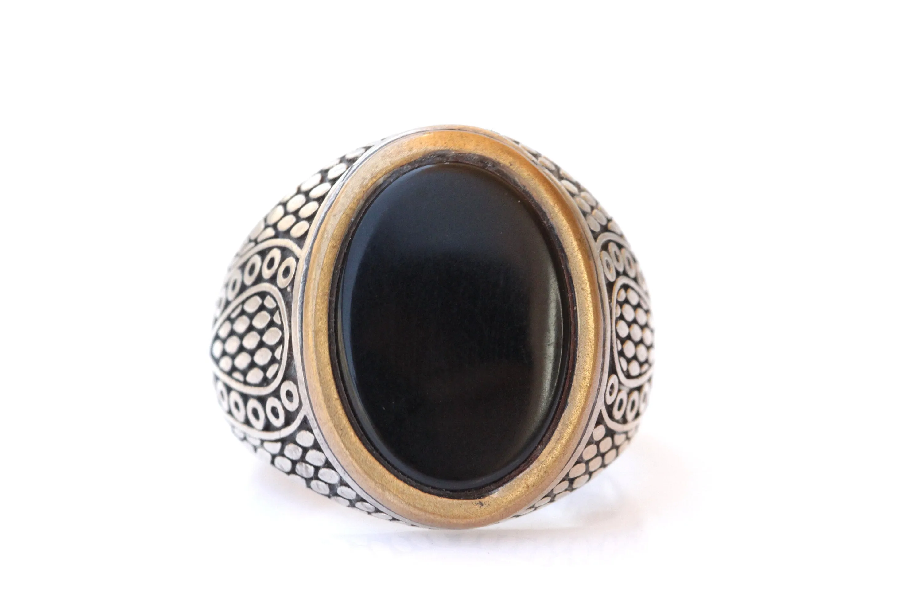 OVAL STONE RING