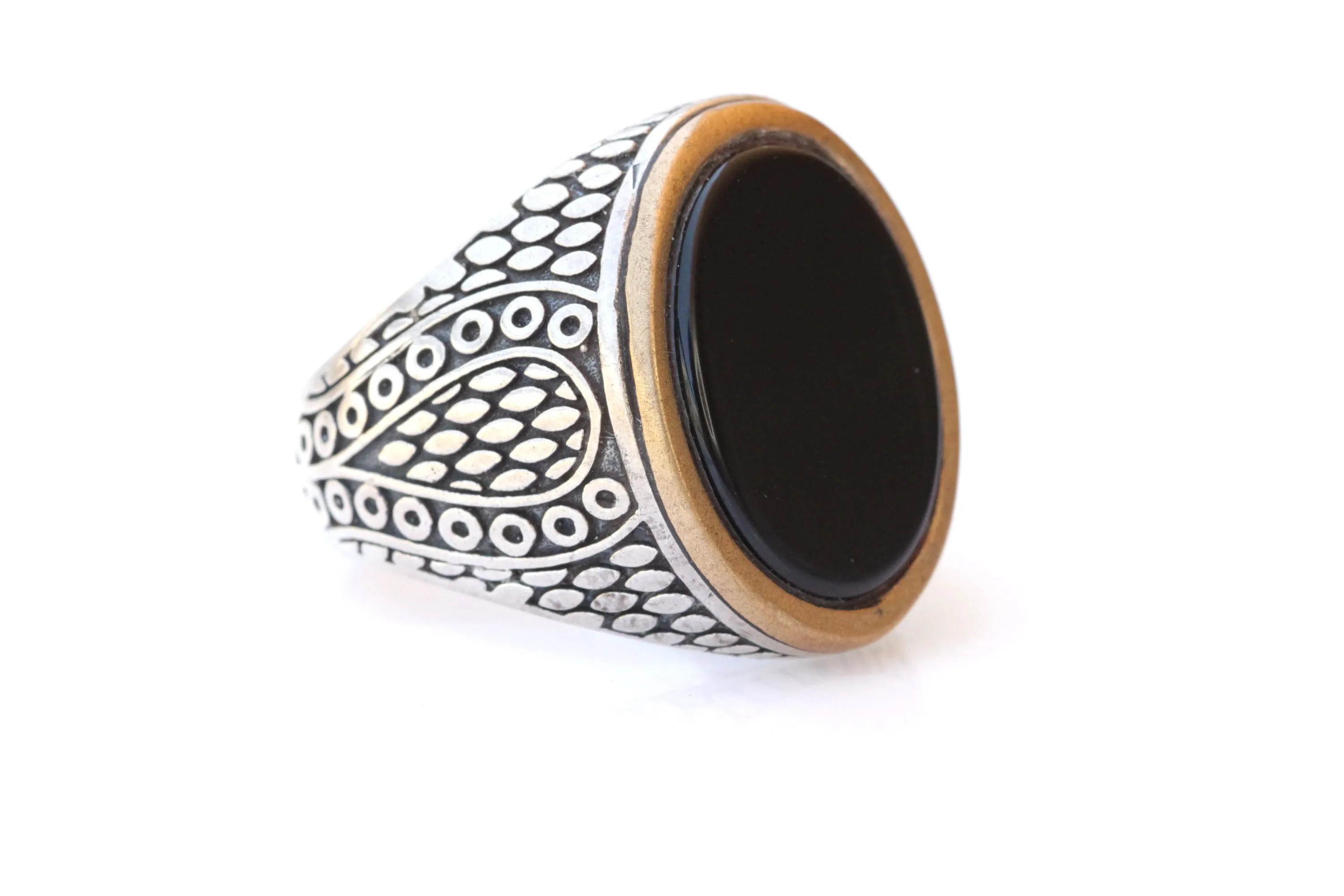 OVAL STONE RING