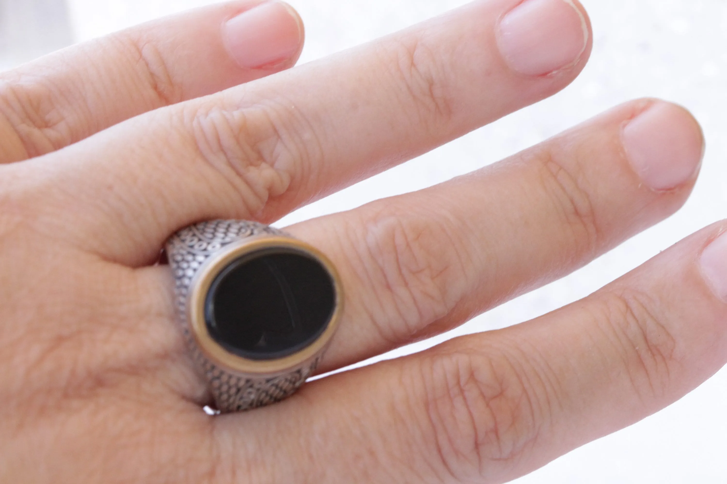 OVAL STONE RING