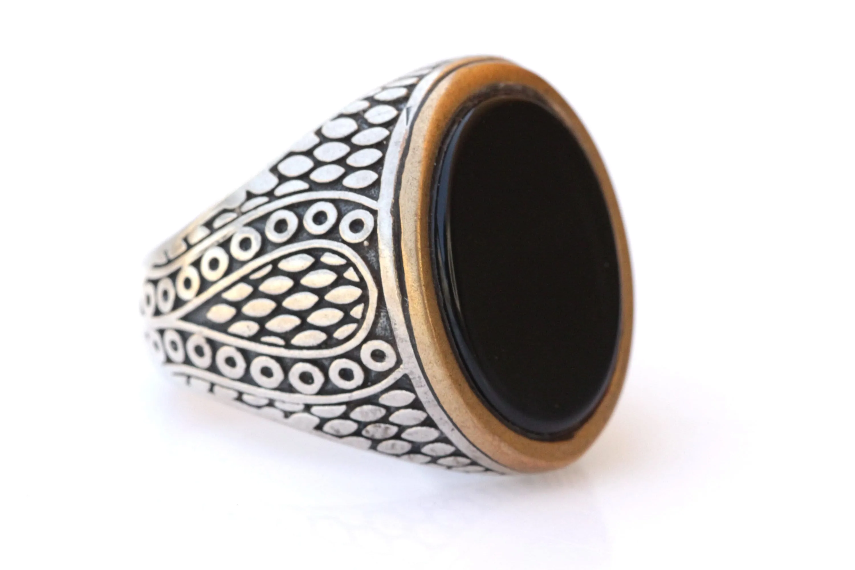 OVAL STONE RING