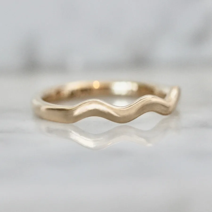 Squiggle Gold Band