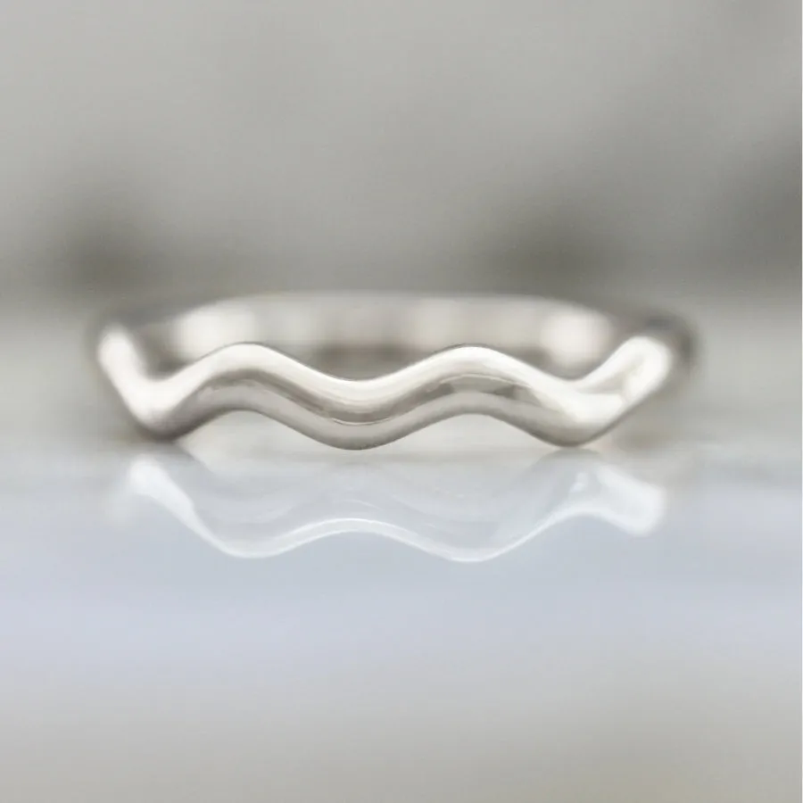 Squiggle Gold Band