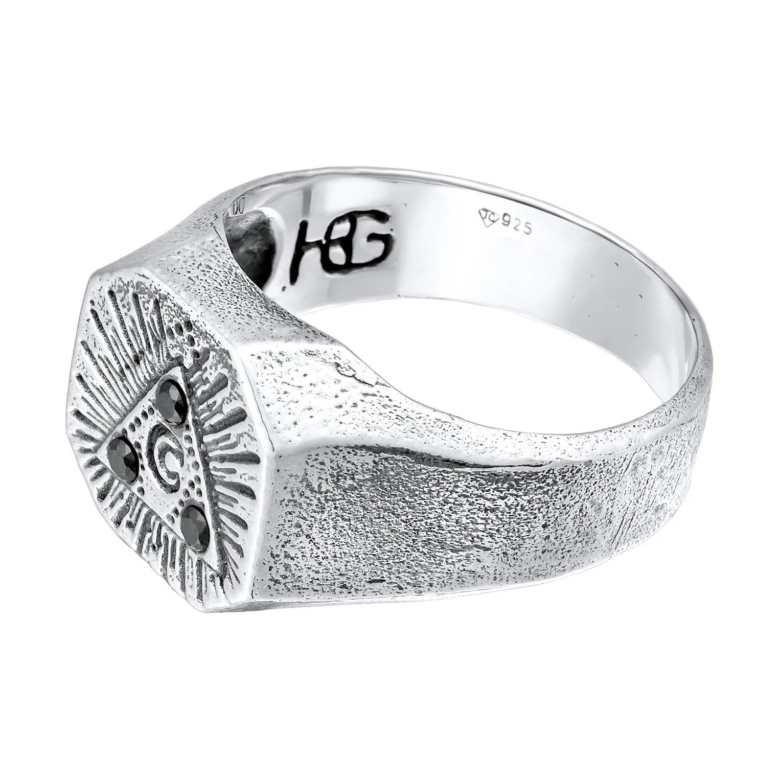 The Pyramid Ring