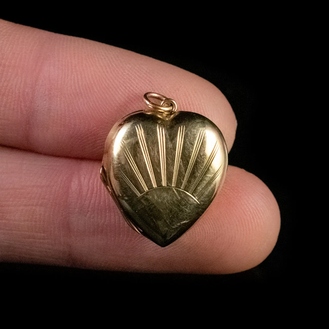 Vintage Heart Shaped Locket 9Ct Gold